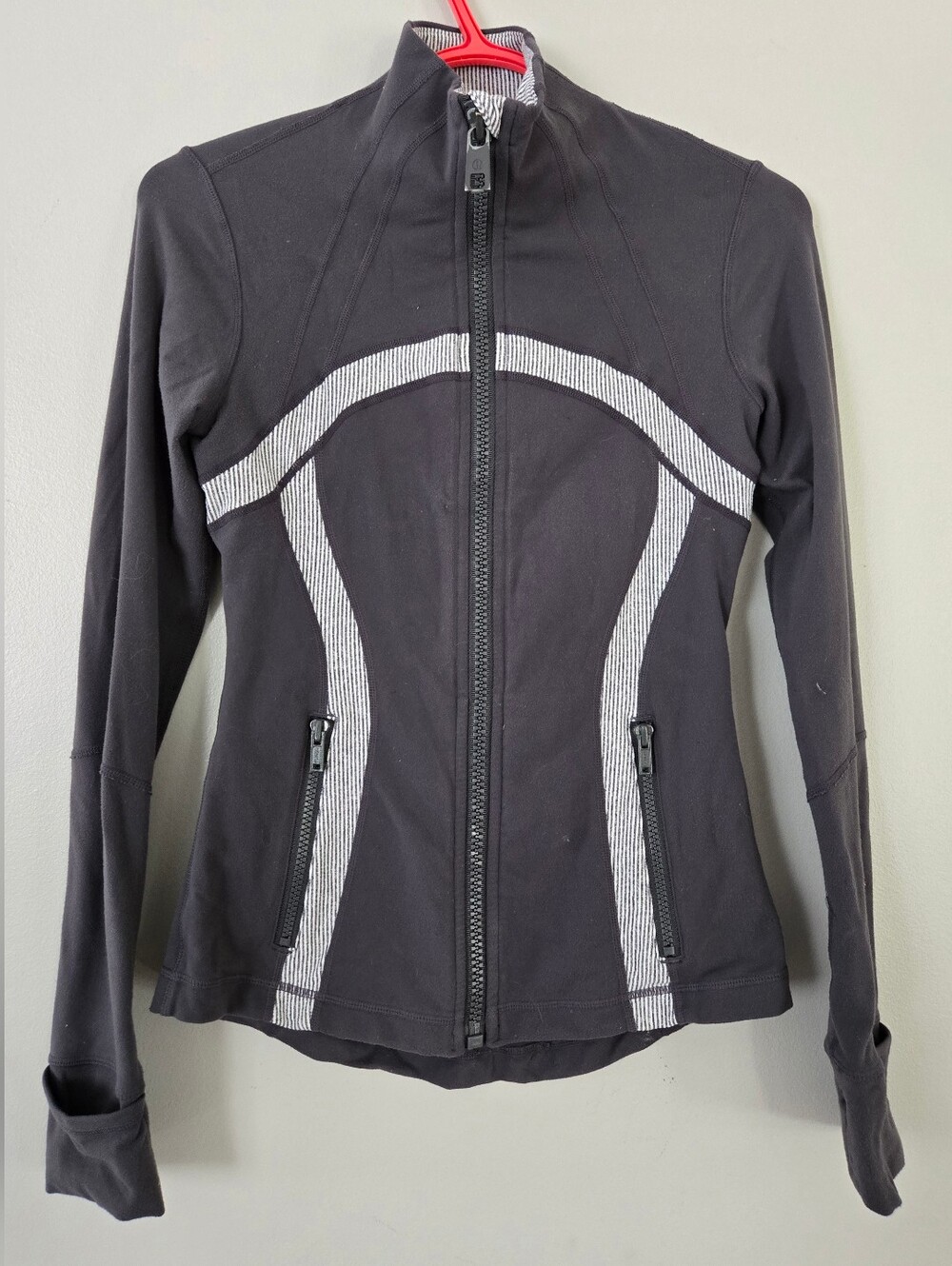 Lululemon‎ Define Athletic Jacket Zip Size 4 Grey White Stripes High Collar